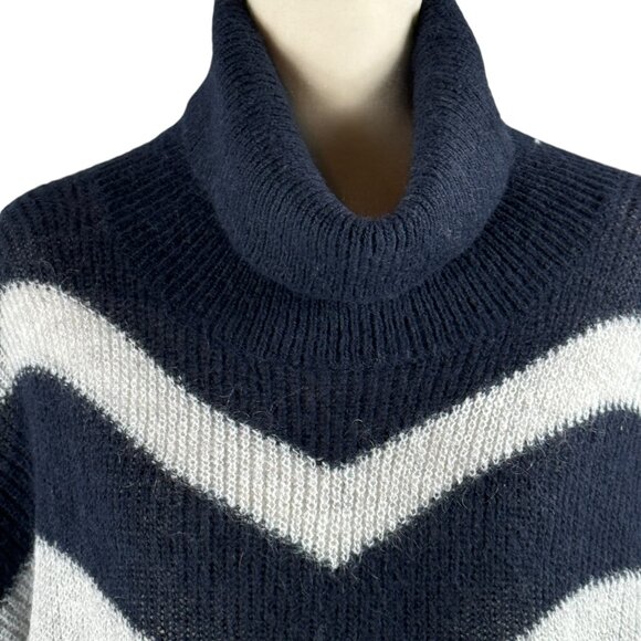 Like new! Abercrombie & Fitch Mohair Blend Turtleneck Sweater Size Small - Picture 10 of 10